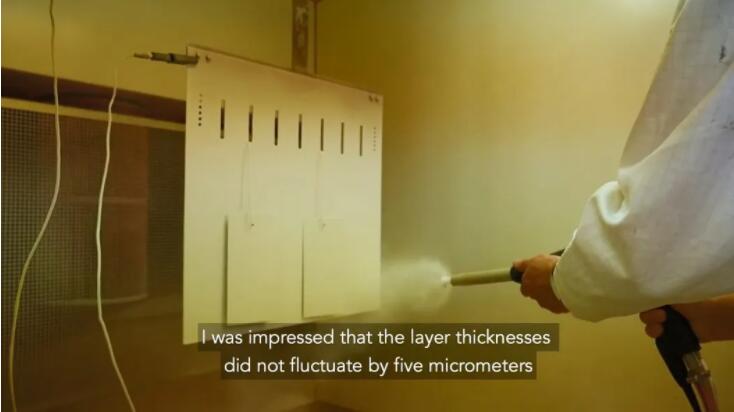 企業(yè)使用涂魔師非接觸測(cè)厚儀測(cè)量色板厚度